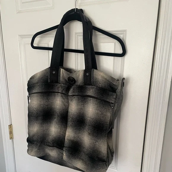lululemon insulated bag Discover the New Lululemon Shopper Bag Collection